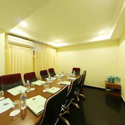 Hotel Sathyam Tiruchirappalli Buitenkant foto