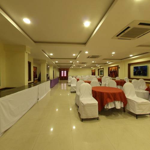 Hotel Sathyam Tiruchirappalli Buitenkant foto