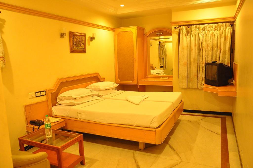 Hotel Sathyam Tiruchirappalli Kamer foto