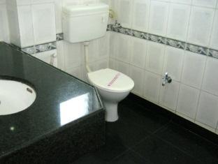 Hotel Sathyam Tiruchirappalli Buitenkant foto
